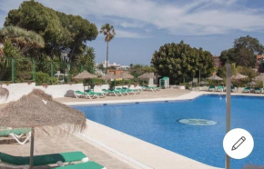 Apartamento vacacional con piscina